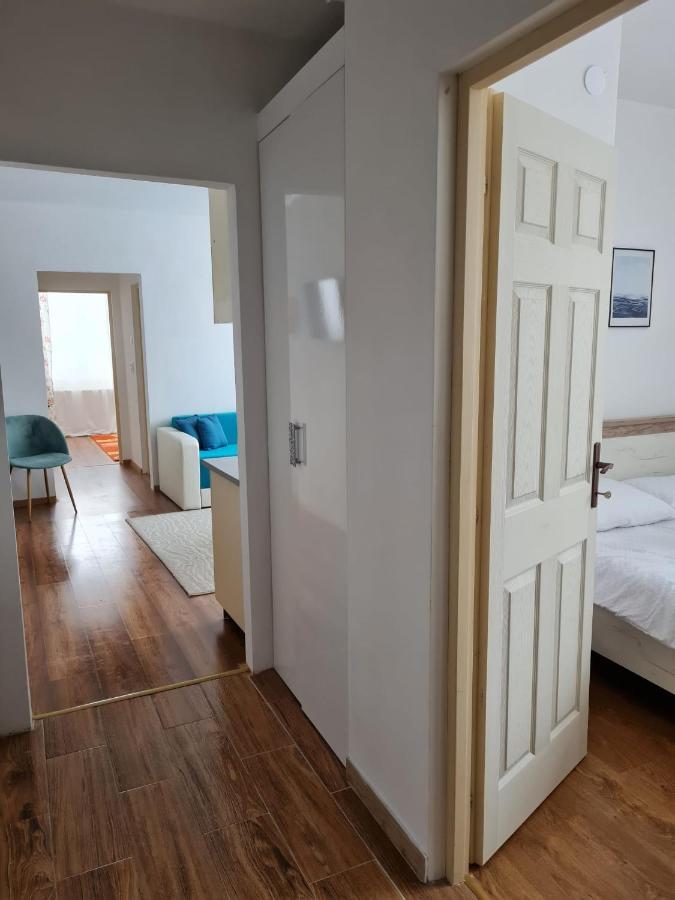 Dddd Apartament Cavnic Eksteriør billede