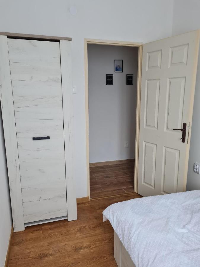 Dddd Apartament Cavnic Eksteriør billede
